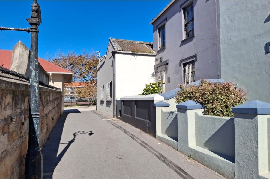 6 Bedroom Property for Sale in Port Elizabeth Central Eastern Cape